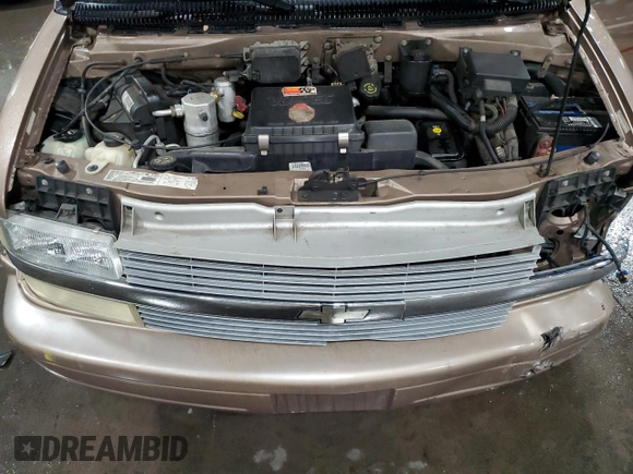 2002 Chevrolet Astro with VIN 1GNDM19XX2B149977, listed as a Copart auction lot 73148144 with 147,742 mi miles and Salvage Title. Bid and sale history available at carsss.com. Image 12.