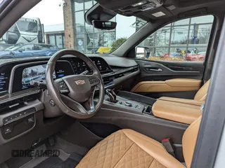 2021 Cadillac Escalade ESV Premium Luxury z VIN 1GYS4KKL7MR424075, wystawiony jako Copart lot #44277245 z przebiegiem 43 637 mil mil oraz Czysty tytuł • Clean title. Historia ofert i sprzedaży dostępna na DreamBid. Obrazek 10.