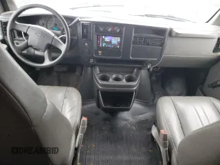 2006 Chevrolet Express Cargo Van with VIN 1GCGG25V061171537, listed as a Copart auction lot 44305285 with 98,495 mi miles and Salvage Title. Bid and sale history available at carsss.com. Image 8.