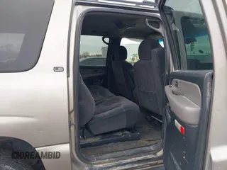 2002 Chevrolet Suburban LS with VIN 3GNFK16ZX2G128879, listed as a IAAI auction lot 41473280 with 1 mi miles. Bid and sale history available at carsss.com. Image 8.