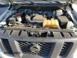 2016 Nissan NV S z VIN 5BZBF0AAXGN852562, wystawiony jako Copart lot #72260334 z przebiegiem 131 898 mil mil oraz Szkoda całkowita • Salvage title. Historia ofert i sprzedaży dostępna na DreamBid. Obrazek 13.