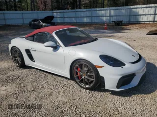 2022 Porsche 718 Spyder z VIN WP0CC2A8XNS235344, wystawiony jako Copart lot #47044674 z przebiegiem 8943 mil mil oraz Szkody całkowita. Historia ofert i sprzedaży dostępna na DreamBid. Obrazek 4.