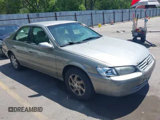 1997 Toyota Camry LE z VIN JT2BF22K7V0028198, wystawiony jako IAAI lot #42296289 z przebiegiem 333 169 mil mil oraz . Historia ofert i sprzedaży dostępna na DreamBid. Obrazek 1.