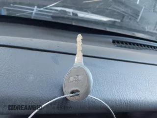 2001 Jeep Cherokee Sport с VIN 1J4FT48S01L581315, выставлен на аукционе IAAI как лот 40392021 с пробегом Не указан миль и . История ставок и продаж доступна на DreamBid. Изображение 11.