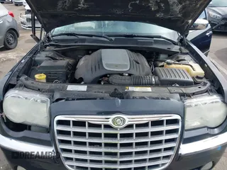 2008 Chrysler 300 C Hemi with VIN 2C3KA63H18H335466, listed as a IAAI auction lot 41899381 with Not Provided miles and . Bid and sale history available at carsss.com. Image 10.