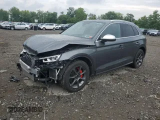2018 Audi SQ5 Prestige with VIN WA1C4AFY4J2157101, listed as a Copart auction lot 63996054 with 44,524 mi miles and Salvage Title. Bid and sale history available at DreamBid. Image 1.