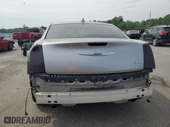 2016 Chrysler 300 Limited z VIN 2C3CCAAG1GH233711, wystawiony jako Copart lot #53933315 z przebiegiem 246 395 mil mil oraz Szkoda całkowita • Salvage title. Historia ofert i sprzedaży dostępna na DreamBid. Obrazek 6.