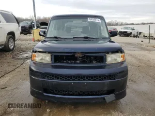 2004 Scion xB z VIN JTLKT334440149053, wystawiony jako Copart lot #80828974 z przebiegiem 216 161 mil mil oraz Nie do naprawy • Non repairable. Historia ofert i sprzedaży dostępna na DreamBid. Obrazek 5.