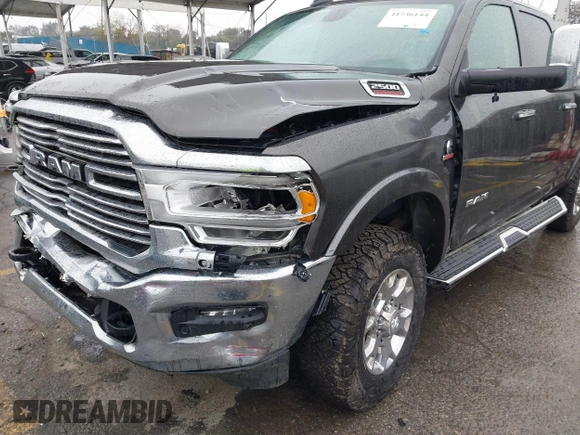 2022 Ram 2500 Laramie z VIN 3C6UR5FL2NG243857, wystawiony jako IAAI lot #41736144 z przebiegiem 58 474 mil mil oraz . Historia ofert i sprzedaży dostępna na DreamBid. Obrazek 17.