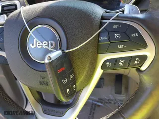 2017 Jeep Grand Cherokee Overland with VIN 1C4RJECG2HC762007, listed as a IAAI auction lot 41845048 with 80,285 mi miles. Bid and sale history available at carsss.com. Image 11.