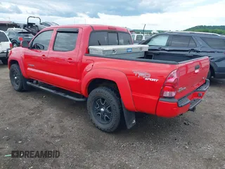 2006 Toyota Tacoma z VIN 3TMLU42N76M006045, wystawiony jako IAAI lot #42225263 z przebiegiem 161 068 mil mil oraz . Historia ofert i sprzedaży dostępna na DreamBid. Obrazek 3.