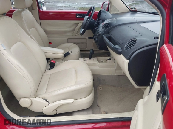 2010 Volkswagen Beetle with VIN 3VWPW3AG2AM030395, listed as a IAAI auction lot 42367992 with 93,052 mi miles and . Bid and sale history available at DreamBid. Image 5.