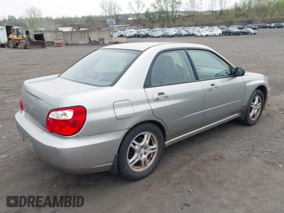 2005 Subaru Impreza Sedan (Natl) RS with VIN JF1GD67595H521949, listed as a IAAI auction lot 42114646 with 209,177 mi miles. Bid and sale history available at carsss.com. Image 4.