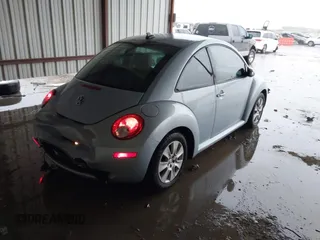 2010 Volkswagen Beetle с VIN 3VWPW3AG1AM022773, выставлен на аукционе IAAI как лот 42152867 с пробегом 138 604 миль миль и . История ставок и продаж доступна на DreamBid. Изображение 4.