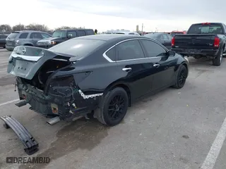 2015 Nissan Altima 2.5 with VIN 1N4AL3AP7FN324010, listed as a IAAI auction lot 41543122 with 137,178 mi miles. Bid and sale history available at carsss.com. Image 4.
