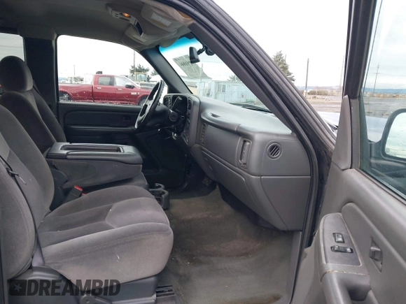 2004 GMC Sierra 1500 SLT with VIN 1GTEK19T74E400259, listed as a IAAI auction lot 41091044 with 173,726 mi miles. Bid and sale history available at carsss.com. Image 5.