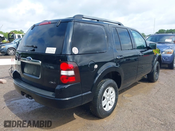 2010 Ford Explorer XLT z VIN 1FMEU7DEXAUA16558, wystawiony jako IAAI lot #42546674 z przebiegiem 143 952 mil mil oraz . Historia ofert i sprzedaży dostępna na DreamBid. Obrazek 4.