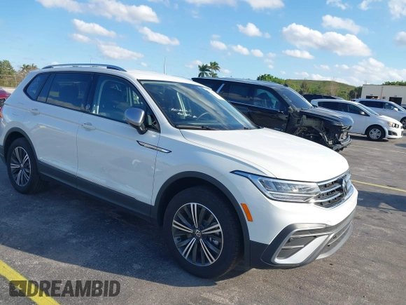 2024 Volkswagen Tiguan Wolfsburg Edition z VIN 3VV6B7AX8RM214044, wystawiony jako IAAI lot #41676715 z przebiegiem 2 167 mil mil oraz . Historia ofert i sprzedaży dostępna na DreamBid. Obrazek 1.