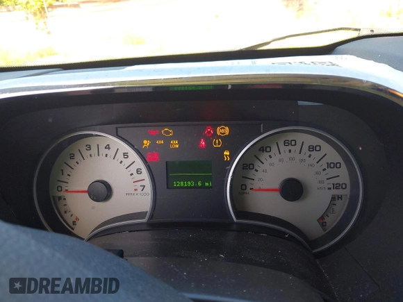 2006 Ford Explorer Limited с VIN 1FMEU75856UA11414, выставлен на аукционе IAAI как лот 42562370 с пробегом 128 193 миль миль и . История ставок и продаж доступна на DreamBid. Изображение 7.