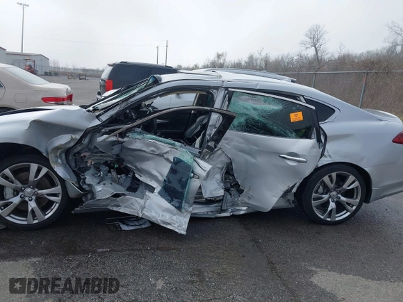 2018 Infiniti Q70 Luxe с VIN JN1BY1PPXJM330669, выставлен на аукционе IAAI как лот 41627984 с пробегом Не указан миль и . История ставок и продаж доступна на DreamBid. Изображение 13.