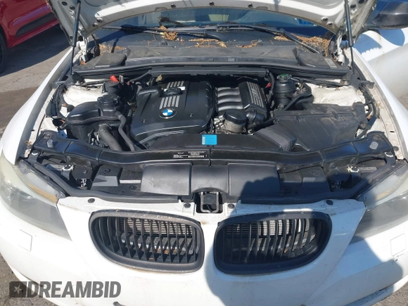 2011 BMW 3 Series 328i xDrive z VIN WBAPK5C57BA654470, wystawiony jako IAAI lot #42361357 z przebiegiem 124 205 mil mil oraz . Historia ofert i sprzedaży dostępna na DreamBid. Obrazek 10.