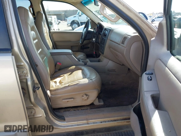 2002 Ford Explorer XLT with VIN 1FMDU73E32ZB76573, listed as a IAAI auction lot 41612109 with 227,220 mi miles and . Bid and sale history available at DreamBid. Image 5.