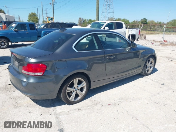 2013 BMW 1 Series 128i с VIN WBAUP9C55DVS94333, выставлен на аукционе IAAI как лот 41751073 с пробегом 141 467 миль миль и . История ставок и продаж доступна на DreamBid. Изображение 4.