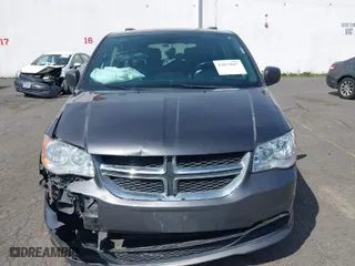 2019 Dodge Grand Caravan SXT with VIN 2C4RDGCG5KR758602, listed as a IAAI auction lot 42033617 with 186,351 mi miles. Bid and sale history available at carsss.com. Image 13.