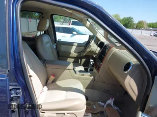 2008 Ford Explorer Eddie Bauer with VIN 1FMEU64E28UA00911, listed as a IAAI auction lot 42187858 with 187,368 mi miles. Bid and sale history available at carsss.com. Image 5.