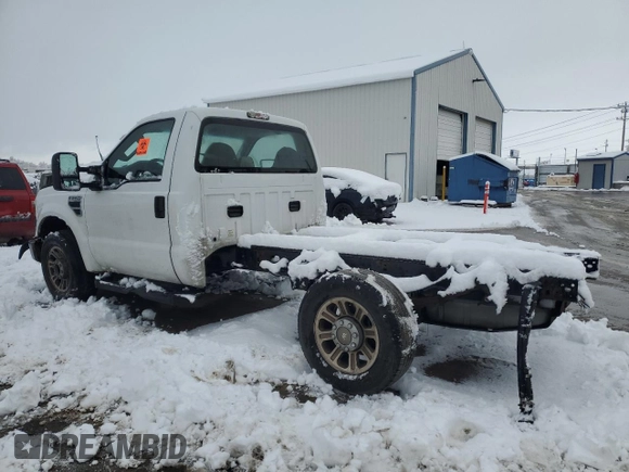 2008 Ford F-350 XL with VIN 1FDSF34518ED31999, listed as a Copart auction lot 43069015 with 274,981 mi miles and Salvage Title. Bid and sale history available at DreamBid. Image 2.