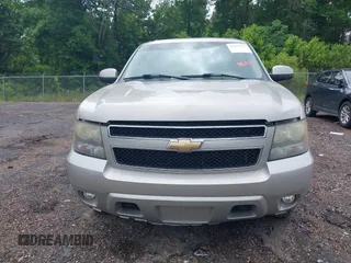 2007 Chevrolet Suburban LT with VIN 3GNGK26K07G303144, listed as a IAAI auction lot 42119779 with 181,852 mi miles and . Bid and sale history available at DreamBid. Image 12.