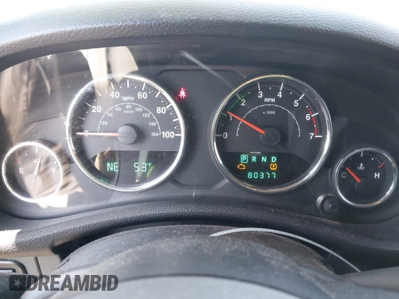 2011 Jeep Wrangler Rubicon z VIN 1J4BA6D11BL556342, wystawiony jako IAAI lot #42465252 z przebiegiem 80 377 mil mil oraz . Historia ofert i sprzedaży dostępna na DreamBid. Obrazek 7.