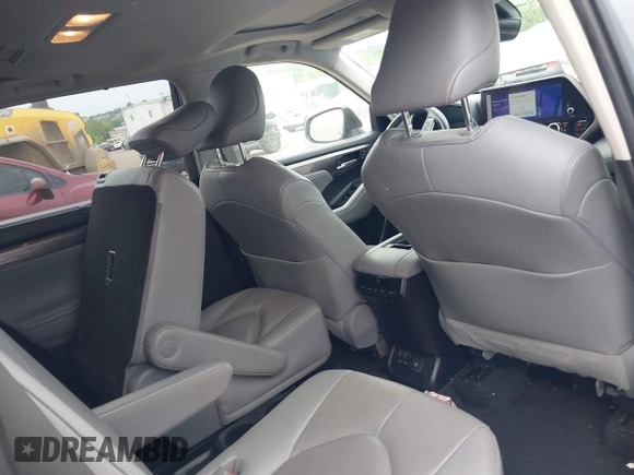 2023 Toyota Highlander L with VIN 5TDKDRBH7PS014618, listed as a IAAI auction lot 42363989 with 39,142 mi miles and . Bid and sale history available at DreamBid. Image 12.