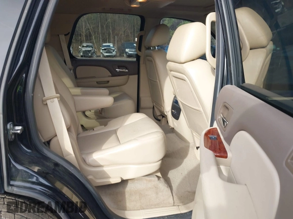 2012 GMC Yukon SLT with VIN 1GKS1CE06CR104447, listed as a IAAI auction lot 41589823 with 183,003 mi miles. Bid and sale history available at carsss.com. Image 8.