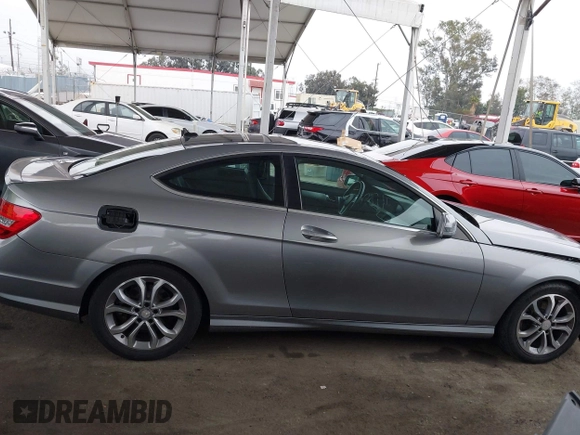2013 Mercedes-Benz C 250 z VIN WDDGJ4HB7DG068579, wystawiony jako IAAI lot #42179847 z przebiegiem 117 575 mil mil oraz . Historia ofert i sprzedaży dostępna na DreamBid. Obrazek 13.