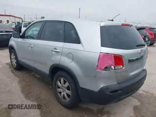 2012 Kia Sorento LX with VIN 5XYKT3A14CG272381, listed as a IAAI auction lot 42077775 with 165,538 mi miles. Bid and sale history available at carsss.com. Image 3.