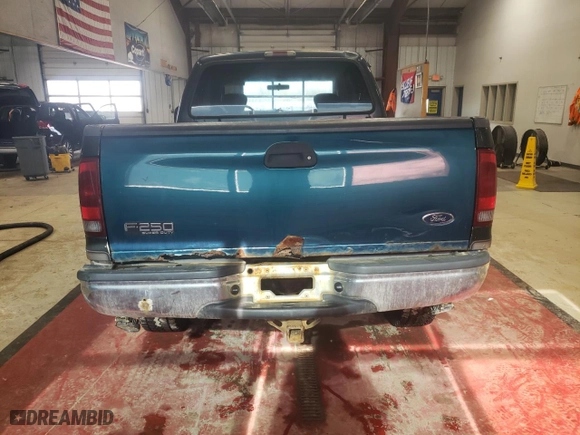 2004 Ford Super Duty F-250 XL with VIN 1FTNX21P64EE05846, listed as a Copart auction lot 47527045 with 191,038 mi miles and Salvage Title. Bid and sale history available at carsss.com. Image 6.