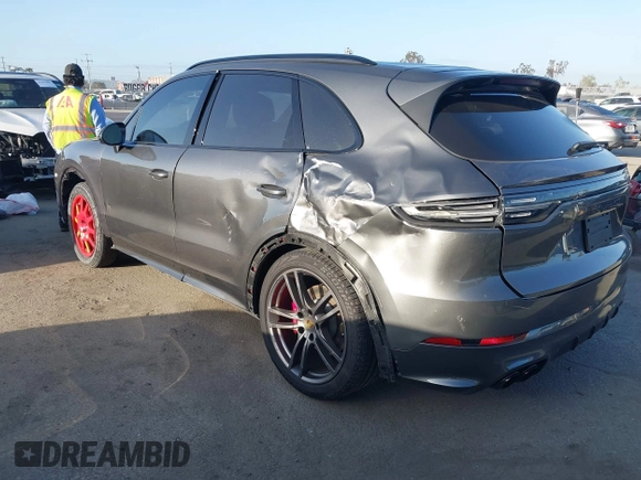 2021 Porsche Cayenne GTS z VIN WP1AG2AY0MDA35148, wystawiony jako IAAI lot #41949459 z przebiegiem 12 844 mil mil oraz . Historia ofert i sprzedaży dostępna na DreamBid. Obrazek 3.