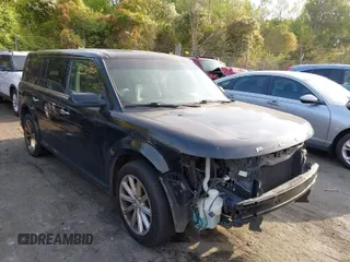 2019 Ford Flex Limited with VIN 2FMGK5D82KBA34735, listed as a IAAI auction lot 42011493 with 132,740 mi miles. Bid and sale history available at carsss.com. Image 1.