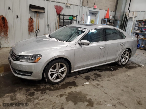 2014 Volkswagen Passat SE with VIN 1VWBP7A3XEC001570, listed as a Copart auction lot 45504675 with 139,112 mi miles and Clean Title. Bid and sale history available at carsss.com. Image 1.