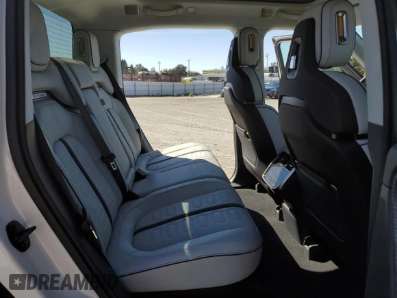 2024 Rivian R1T Adventure z VIN 7FCTGCAA9RN030318, wystawiony jako Copart lot #77036474 z przebiegiem 3 522 mil mil oraz Szkoda całkowita • Salvage title. Historia ofert i sprzedaży dostępna na DreamBid. Obrazek 10.