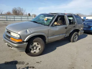 2003 Chevrolet Blazer LS z VIN 1GNDT13X23K139179, wystawiony jako Copart lot #47864035 z przebiegiem Nie podano mil oraz Szkoda całkowita • Salvage title. Historia ofert i sprzedaży dostępna na DreamBid. Obrazek 1.