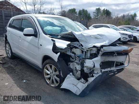 2015 Mitsubishi Outlander Sport ES with VIN 4A4AR3AU5FE031343, listed as a IAAI auction lot 42037585 with 197,233 mi miles. Bid and sale history available at carsss.com. Image 1.
