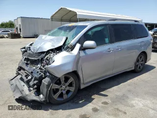 2015 Toyota Sienna SE с VIN 5TDXK3DC3FS654169, выставлен на аукционе Copart как лот 62188985 с пробегом Не указан миль и Чистый • Clean title. История ставок и продаж доступна на DreamBid. Изображение 1.