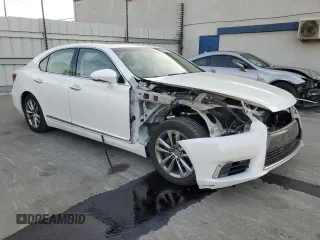 2015 Lexus LS 460 with VIN JTHBL5EF1F5133080, listed as a Copart auction lot 86340264 with 84,729 mi miles and Salvage title. Bid and sale history available at DreamBid. Image 4.