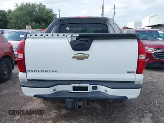 2009 Chevrolet Avalanche 1LT with VIN 3GNEC12079G239075, listed as a IAAI auction lot 42427400 with 227,766 mi miles and . Bid and sale history available at DreamBid. Image 17.