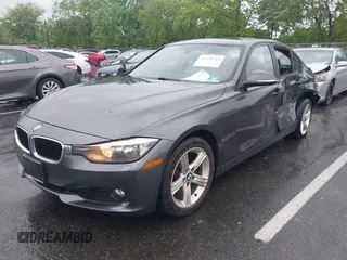 2014 BMW 3 Series 328i xDrive z VIN WBA3B5G51ENS09342, wystawiony jako IAAI lot #42270723 z przebiegiem 169 064 mil mil oraz . Historia ofert i sprzedaży dostępna na DreamBid. Obrazek 2.