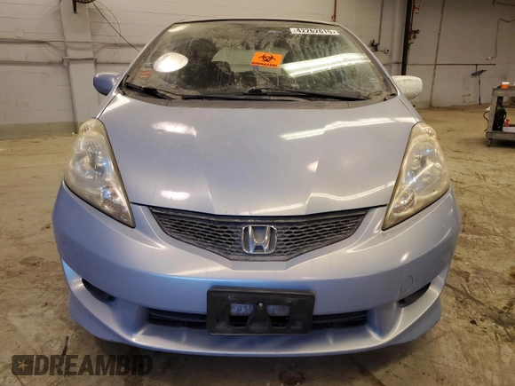 2010 Honda Fit Sport with VIN JHMGE8H42AC023154, listed as a Copart auction lot 42262615 with 104,928 mi miles and Salvage Title. Bid and sale history available at carsss.com. Image 5.