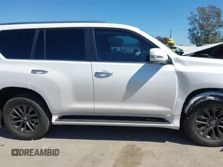 2023 Lexus GX 460 Premium z VIN JTJAM7BX0P5372248, wystawiony jako IAAI lot #41809512 z przebiegiem 13 280 mil mil oraz . Historia ofert i sprzedaży dostępna na DreamBid. Obrazek 13.