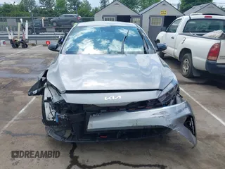 2023 Kia Forte GT-Line z VIN 3KPF54AD3PE641178, wystawiony jako IAAI lot #42114495 z przebiegiem 14 032 mil mil oraz . Historia ofert i sprzedaży dostępna na DreamBid. Obrazek 12.
